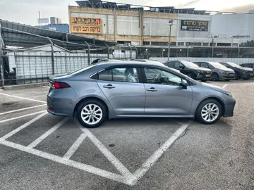 טויוטה קורולה